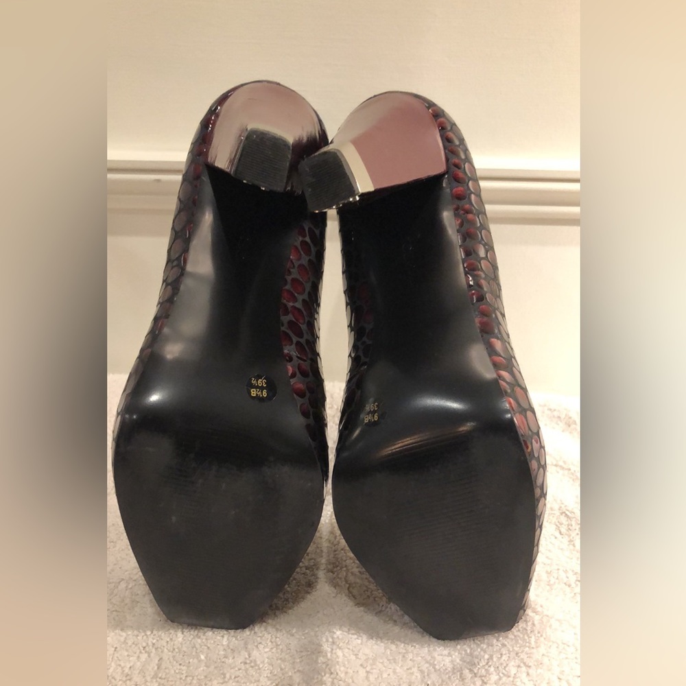 Women’s BCBG shoes - size 9.5 - Picture 5 of 5